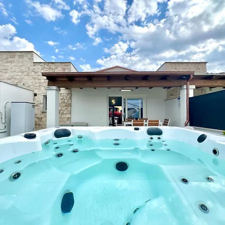 Joy Collection With Jacuzzi Daire *